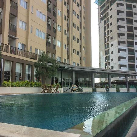 Best Deal And Cozy Studio Oasis Cikarang Apartment By Travelio Екстер'єр фото